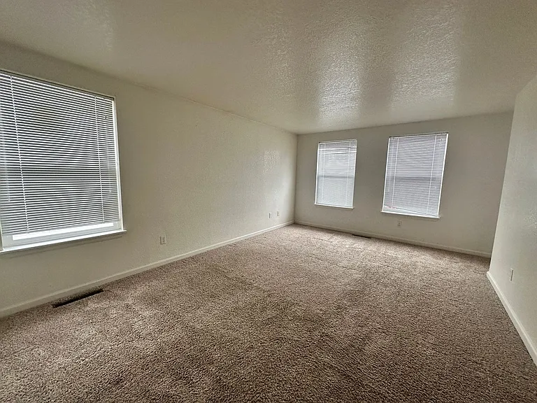 8024 Decatur St — Photo 7