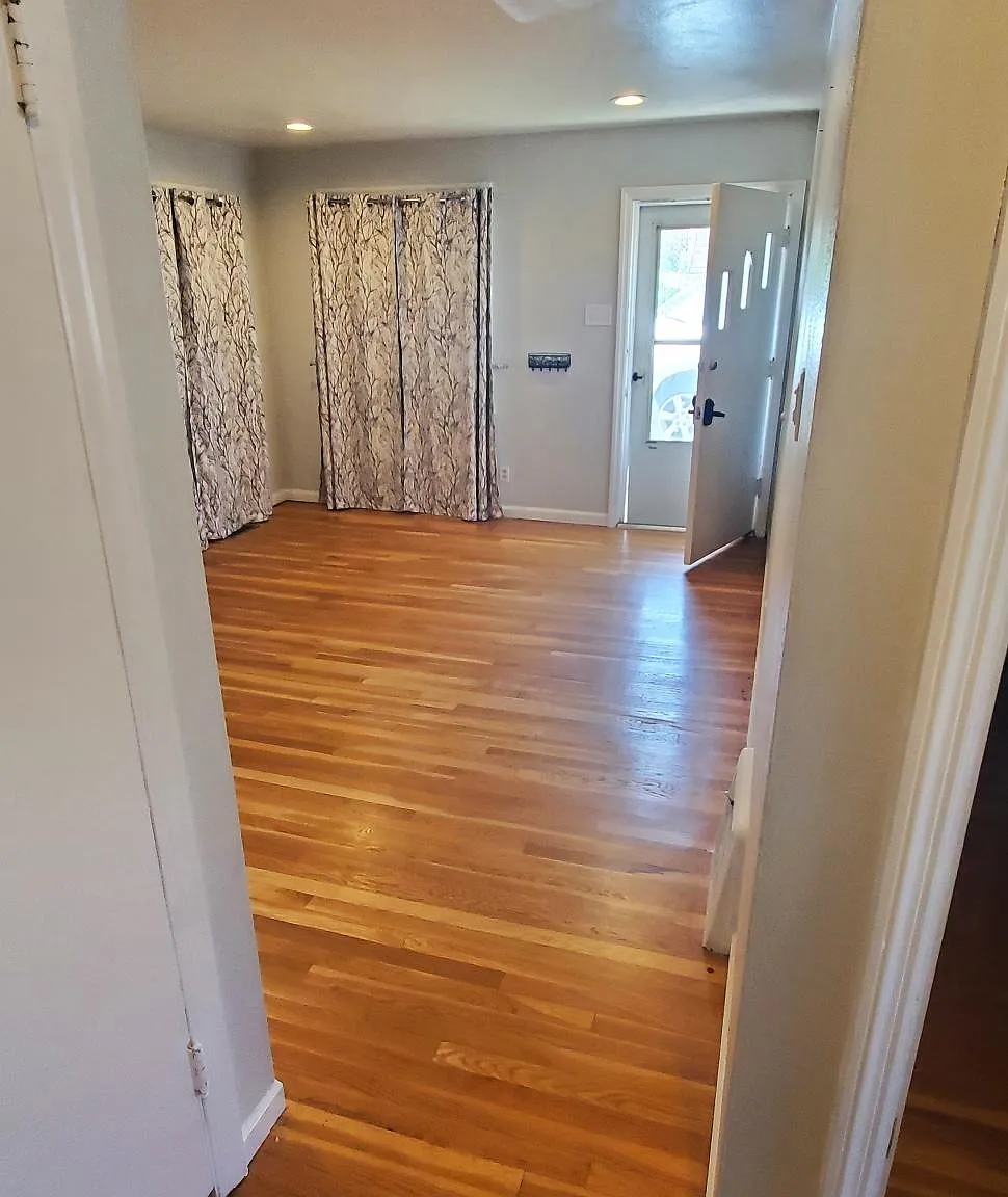 2 bed, 1100 sqft, $1,800 — Photo 2