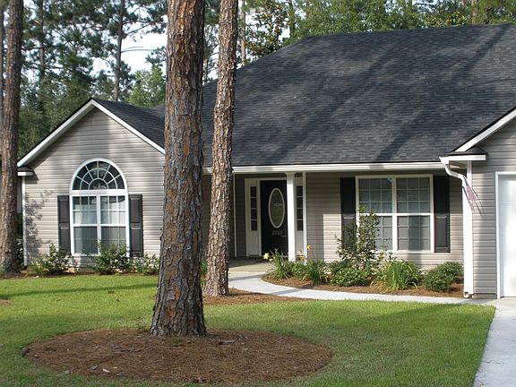 2nd image of 2205 Oakgrove Cir