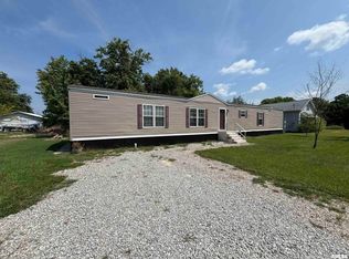 405 Middleton St, Iuka, IL 62849