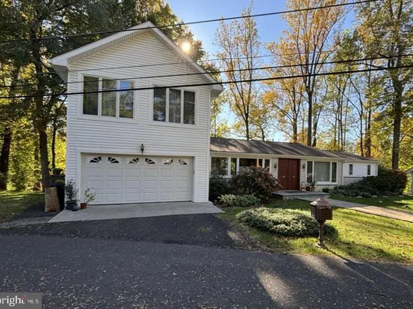 32 Hidden Ln, Feasterville, PA 19053