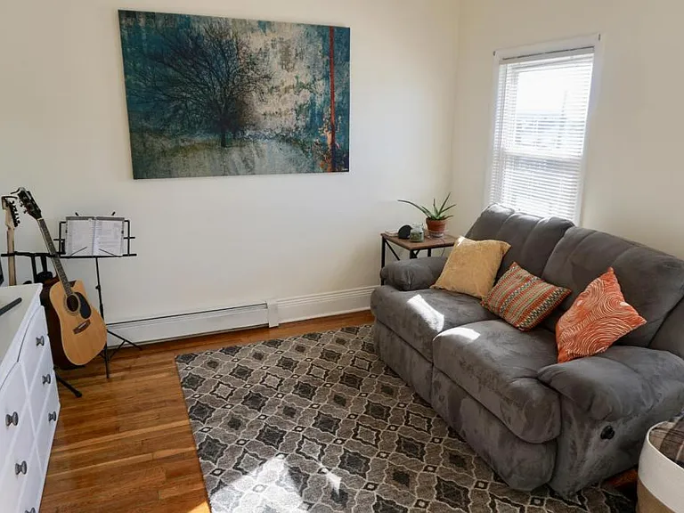 609 Adams St — Photo 5