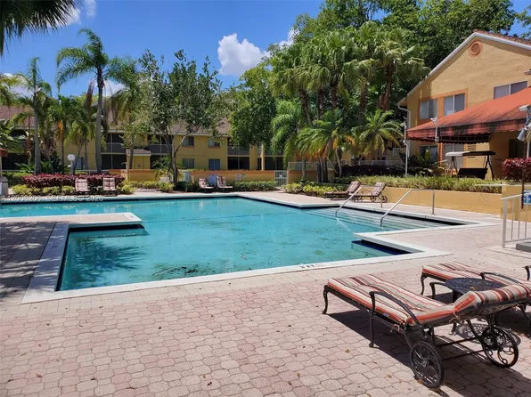 1154 Coral Club Dr #1154, Pompano Beach, FL 33071