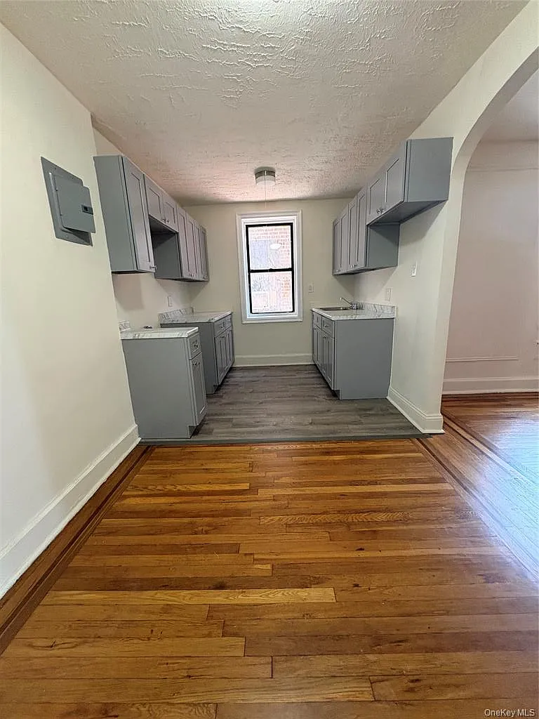 Building Photo - Locust Hill Ave