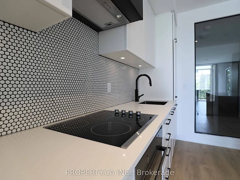 899 Queen St E #410 — Photo 2