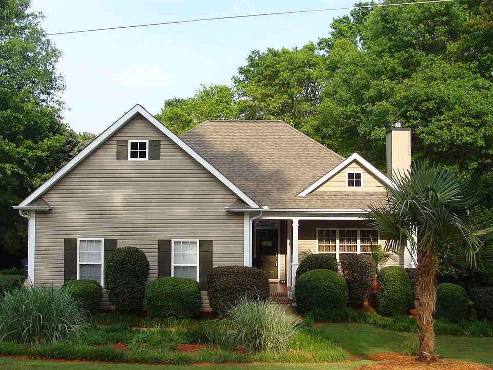 2nd image of 424 Old Colony Rd