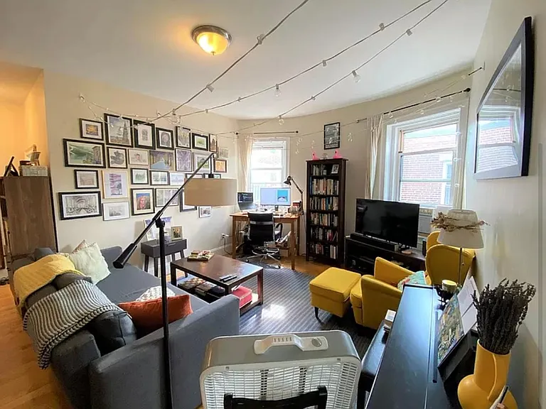 281 Harvard St — Photo 3