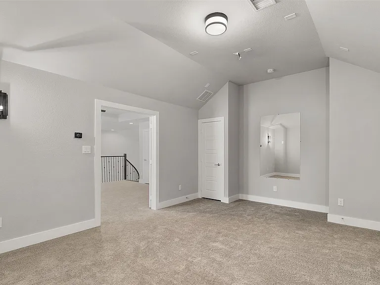 584 Meandering Ln — Photo 22