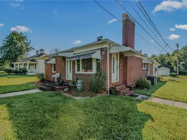 2252 Wards Gap Rd, Mount Airy, NC 27030