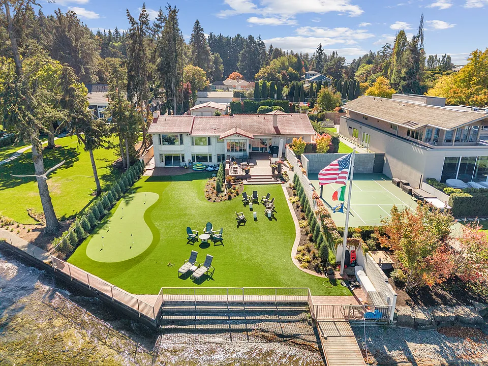 1910 Faben Dr