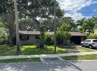 604 S Pine St, New Smyrna Beach, FL 32169