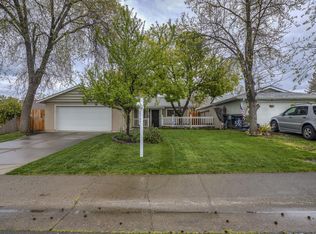 5862 Woodleigh Dr, Carmichael, CA 95608
