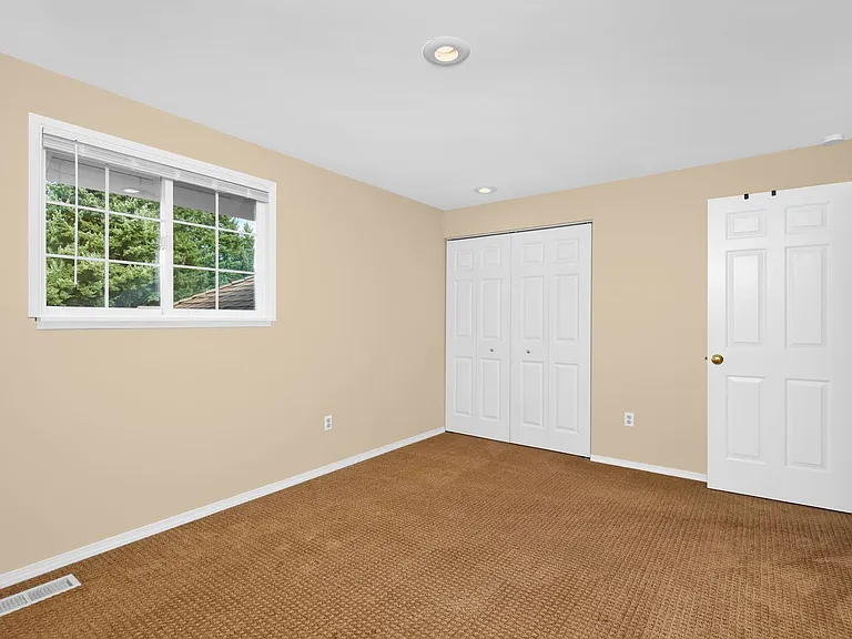 10127 NE 141st Pl — Photo 17