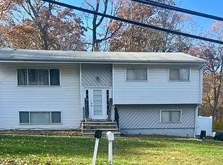 136 Bell Ave, Hopatcong, NJ 07843