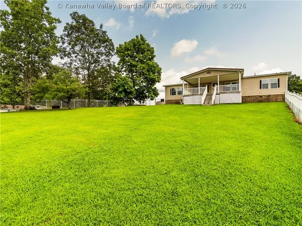 17 Saratoga Ln, Hurricane, WV 25526
