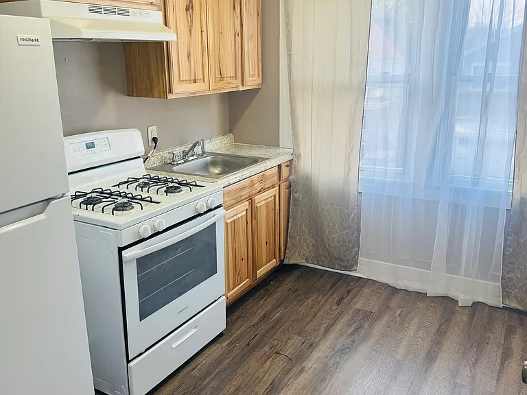 1223 Main St #2 — Photo 7