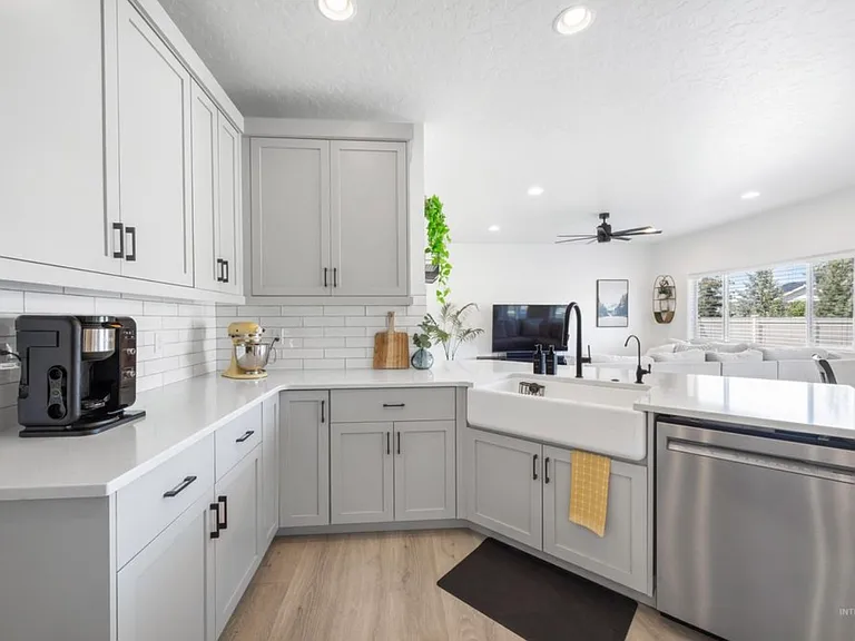 5962 W Milano Dr — Photo 22
