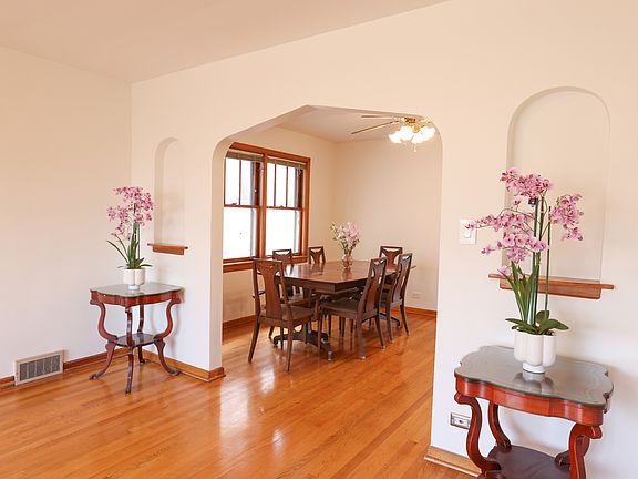 5th image of 4436 S Komensky Ave