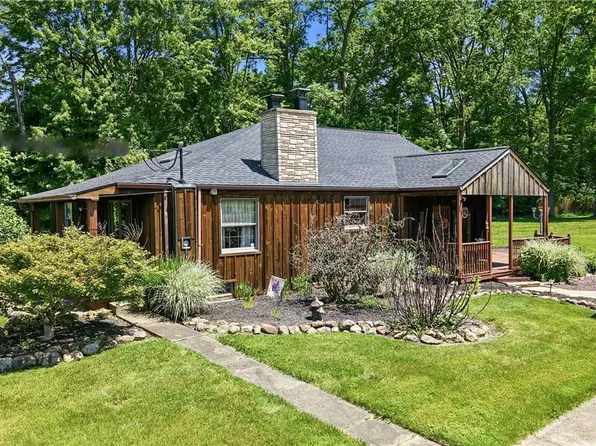 2258 Howland Wilson Rd, Cortland, OH 44410