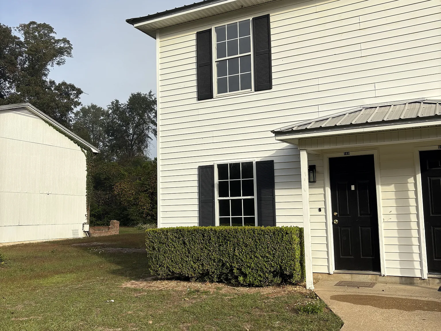 2 bed, 1.5 bath, 1000 sqft, $1,250 — Photo 2
