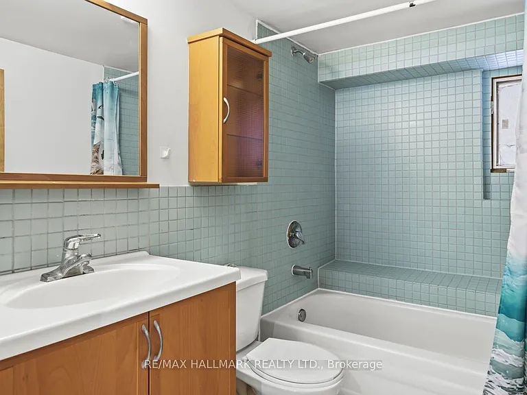 321 Palmerston Blvd #A — Photo 13