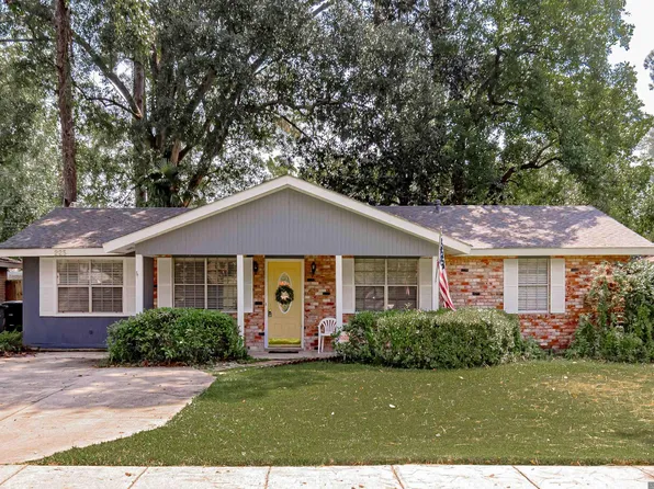 225 Fontainebleau Dr, Baton Rouge, LA 70819
