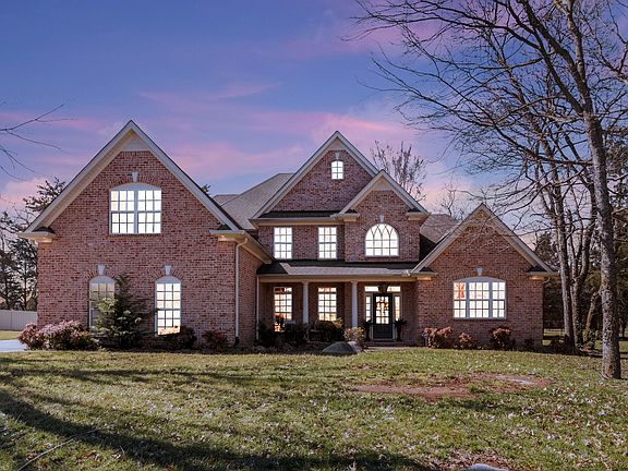 2nd image of 1905 Baskinbrook Ct
