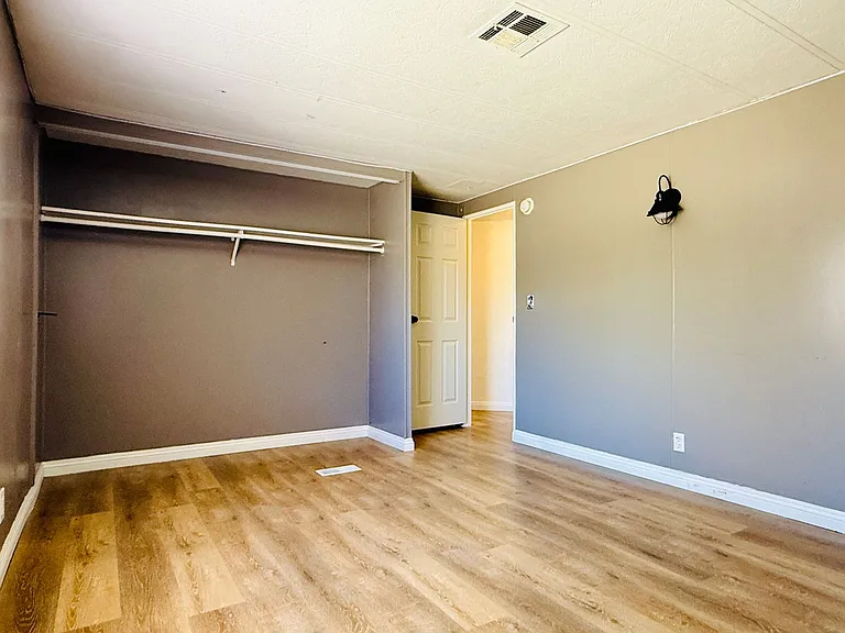 416 Valley St — Photo 13
