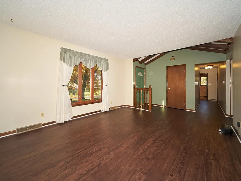 149 Springs Ct — Photo 8