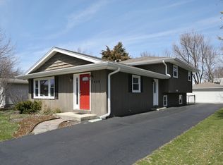1409 Dawes Ave, Wheaton, IL 60189