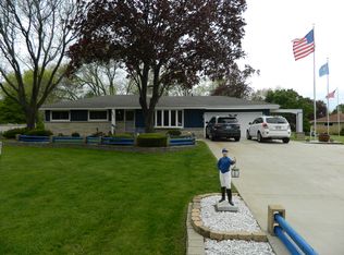 4621 S Clearwater Pl, New Berlin, WI 53151