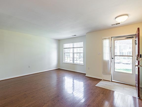 4th image of 8744 Village Green Ct