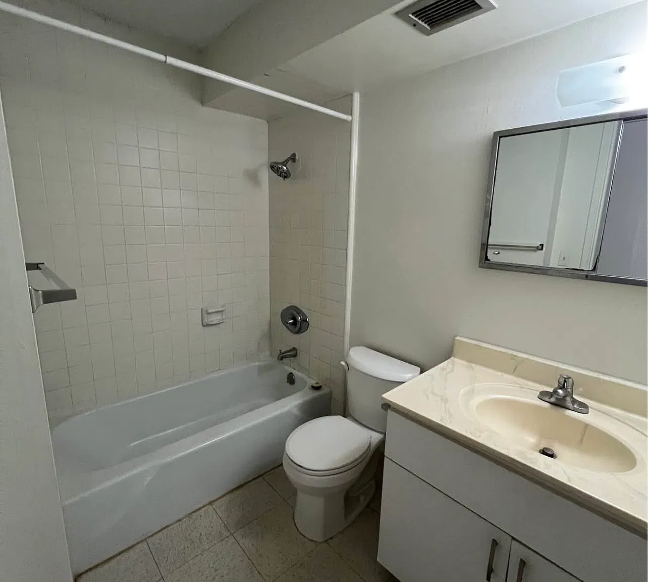 Studio, 80 sqft, $1,600 — Photo 4