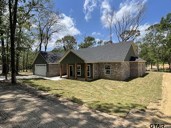 2nd image of 271 Park Ln