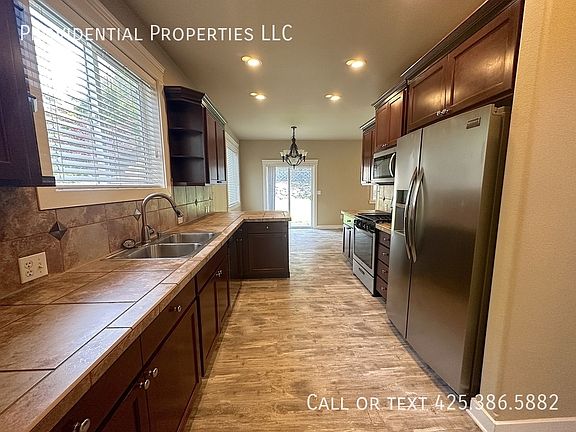 4th image of 9720 186th St E