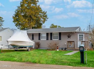 17 Admiral Dr, Tuckerton, NJ 08087