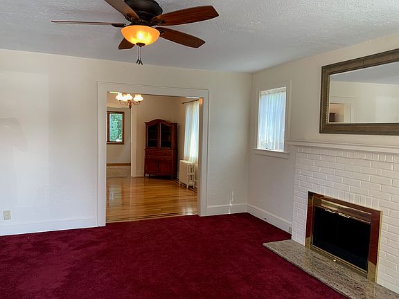 3rd image of 102 Saint Marks Pl