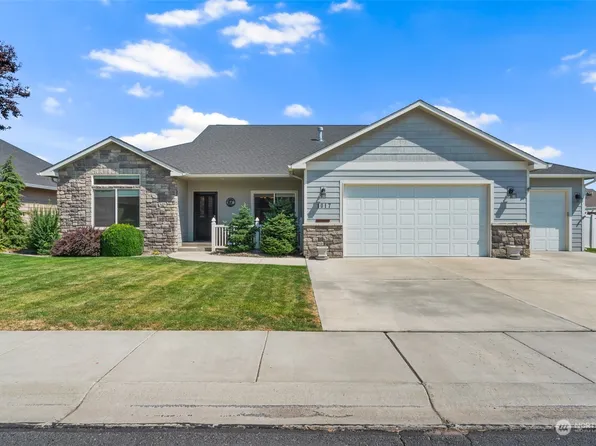 1017 S 90th Avenue, Yakima, WA 98908