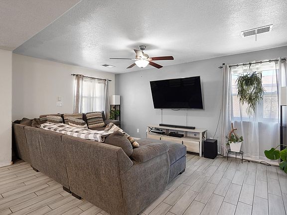 3rd image of 524 Aztec Rd NW