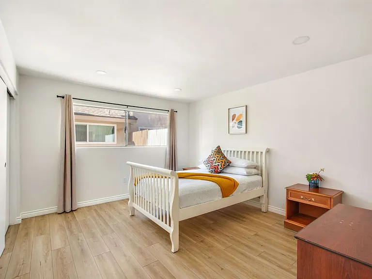 405 Nobel Ave #A — Photo 11