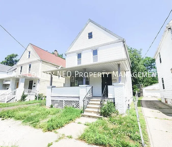 10639 Dupont Ave — Photo 2