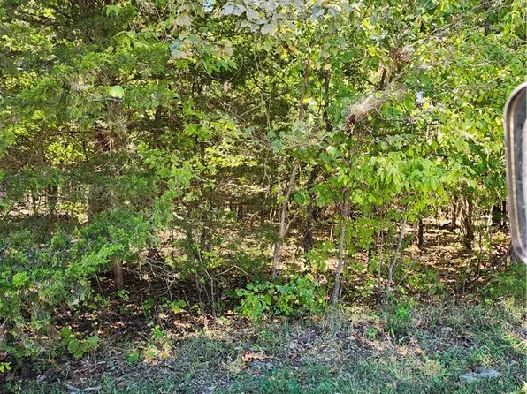 6 W Ridgewood Cir, Linn Valley, KS 66040