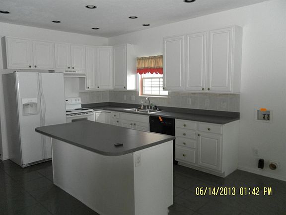 5th image of 2931 Tropical Dr