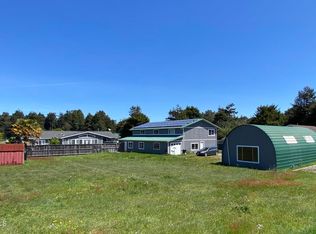 31945 Johnson Ln, Fort Bragg, CA 95437