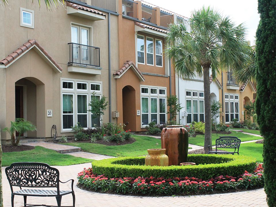 1st image of 26 West Oaks Drive