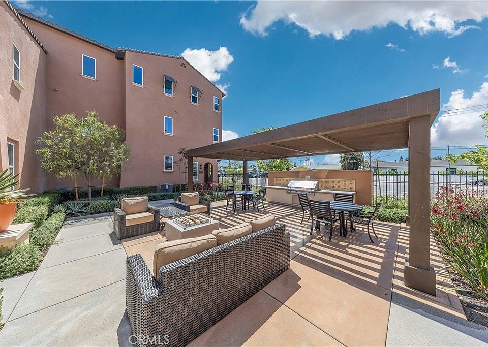 17961 Conch Ln, Huntington Beach, CA 92646 | MLS #NP26112308 | Zillow