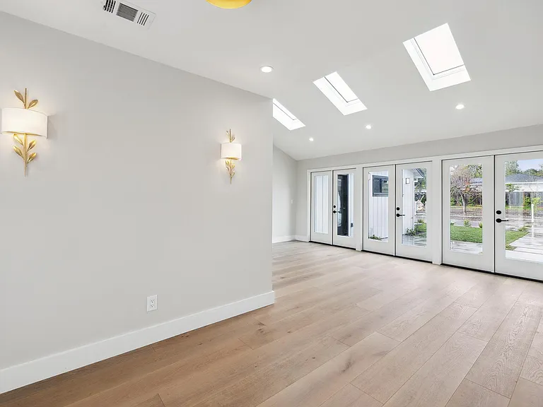 1230 Carmel Ter — Photo 4