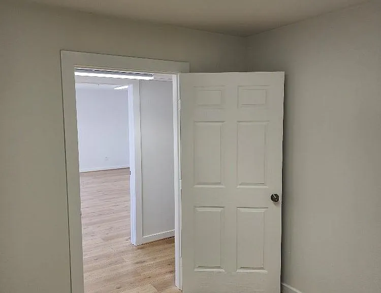 1301 N Avenue H — Photo 17