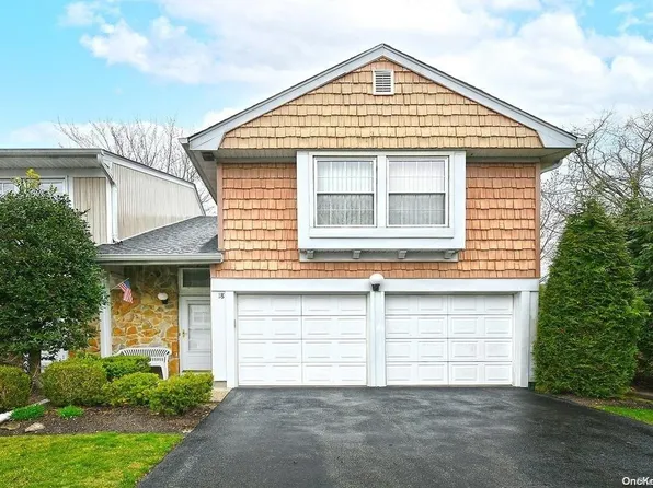 18 The Mews #18, Syosset, NY 11791