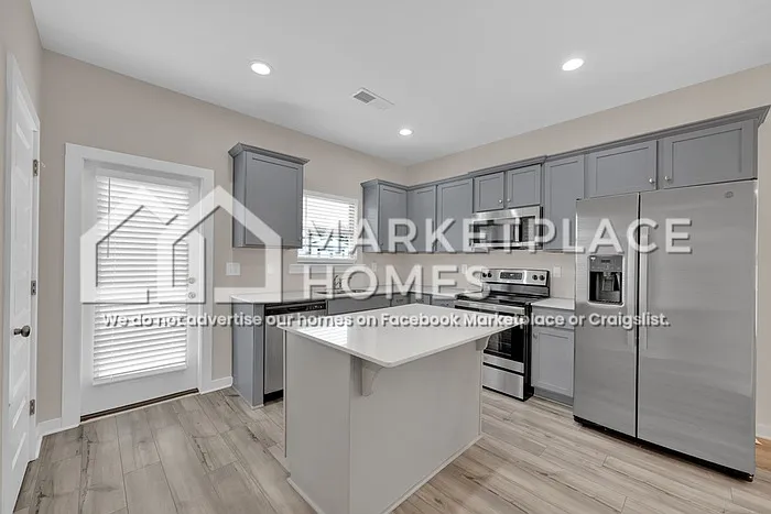 170 Kings Way — Photo 10